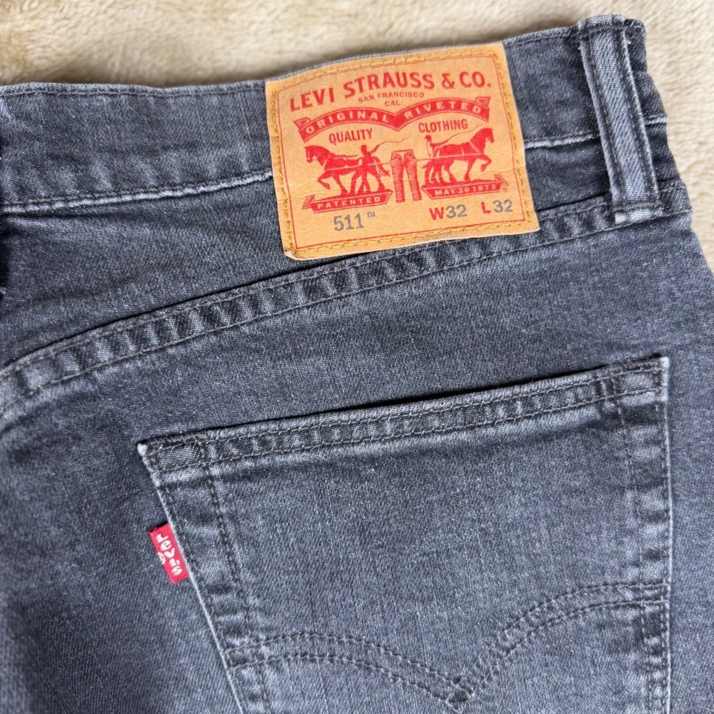 Levis 511 Slim Fit Jeans Mens 32x32 Grey Faded Black Denim 04511-2136